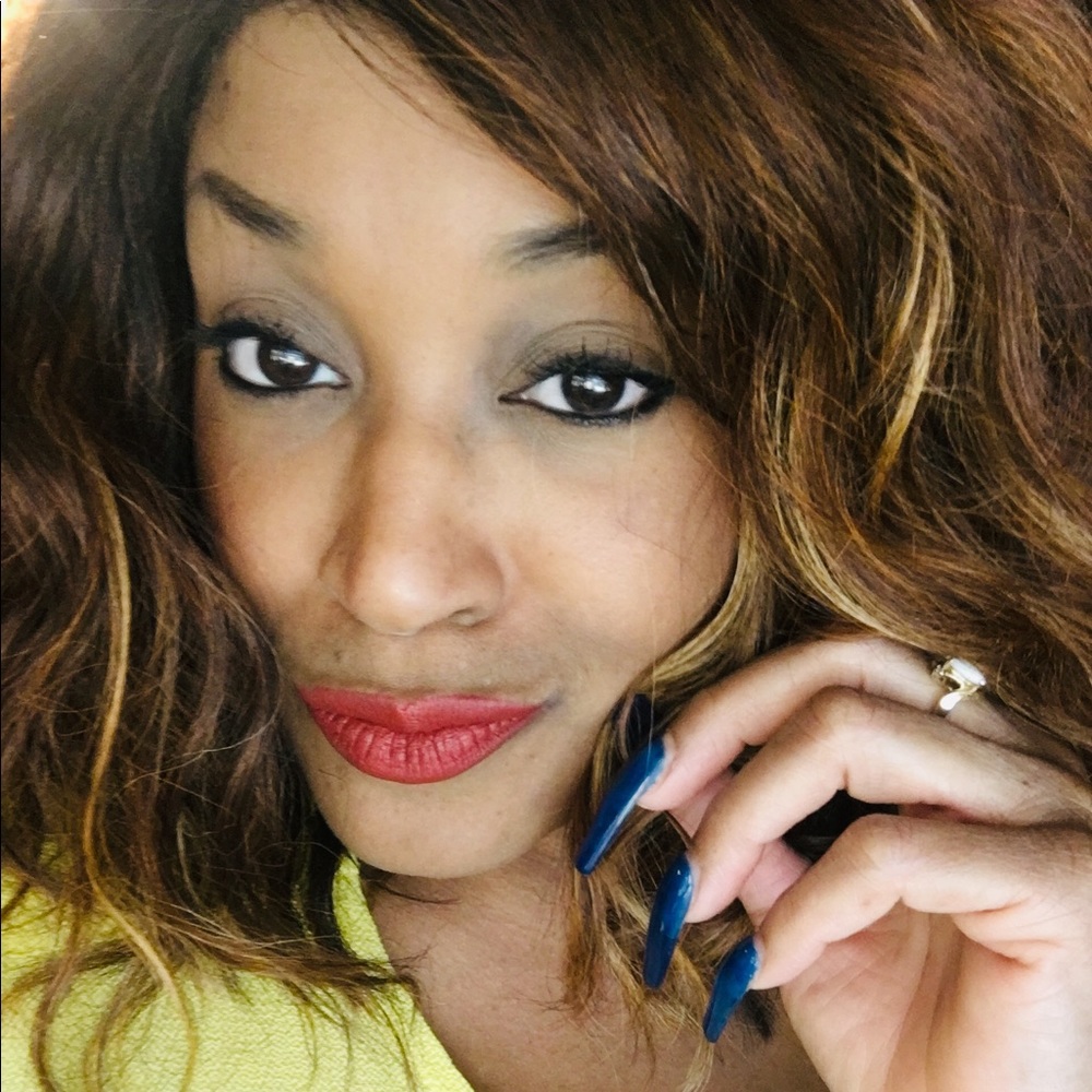 Meet your Posher, Lela